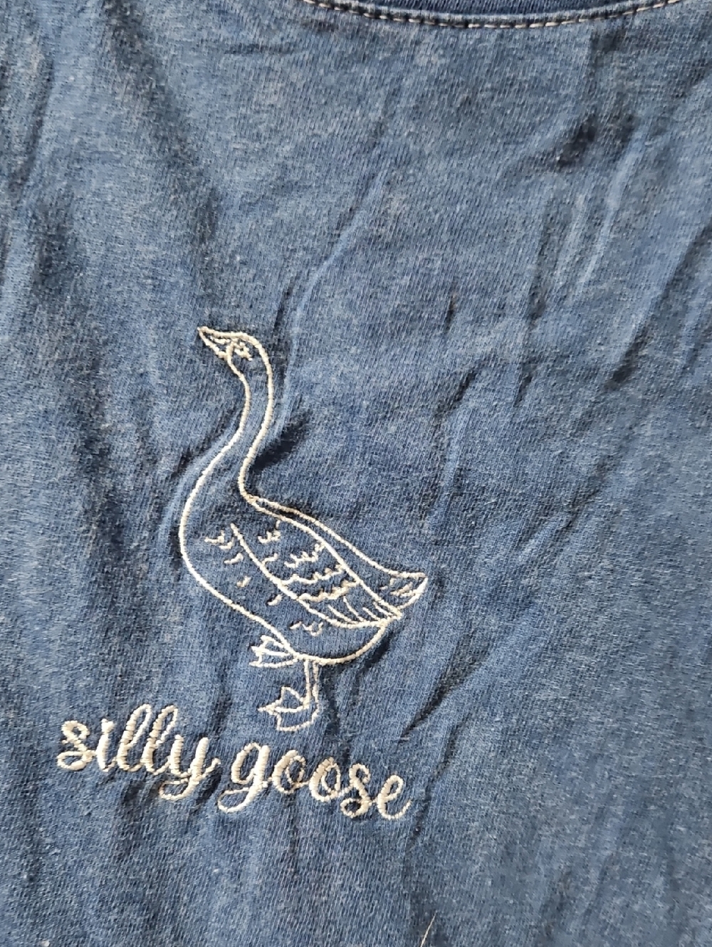 Maurices Embroidered Goose T-shirt SMALL STAIN - Picture 3 of 8